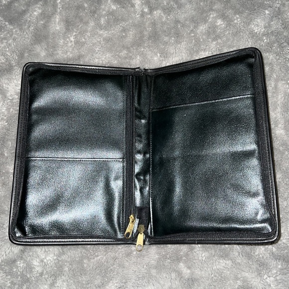 Patterned Travel Case. - Picture 5 of 8